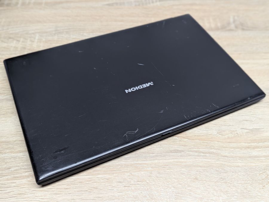 Уцінка! Ноутбук Б/В Medion Akoya S6421, Intel Core i5-6200U, DDR3 8 GB, SSD 128GB + HDD 320GB, 15.6" Full HD