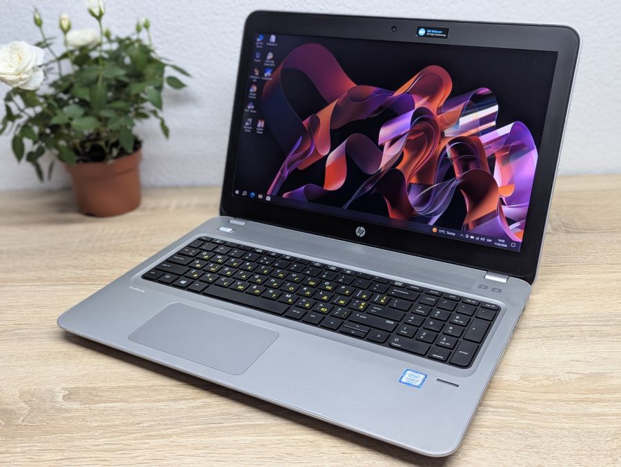 Ноутбук Б/В HP ProBook 450 G4, Intel Core i3-7100U, DDR4 8GB, SSD 128GB, 15.6" HD