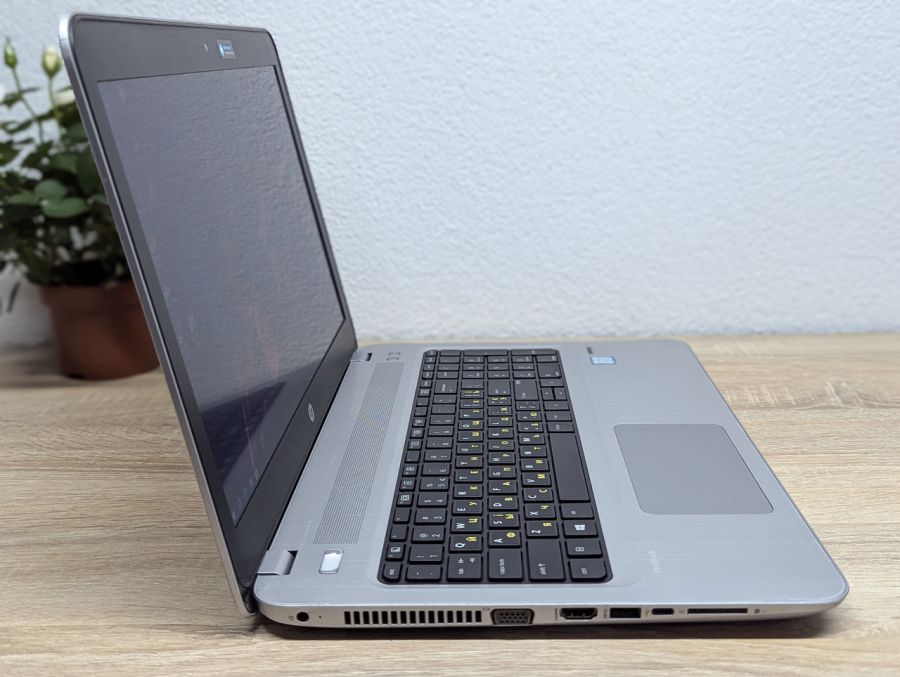 Ноутбук Б/В HP ProBook 450 G4, Intel Core i3-7100U, DDR4 8GB, SSD 128GB, 15.6" HD