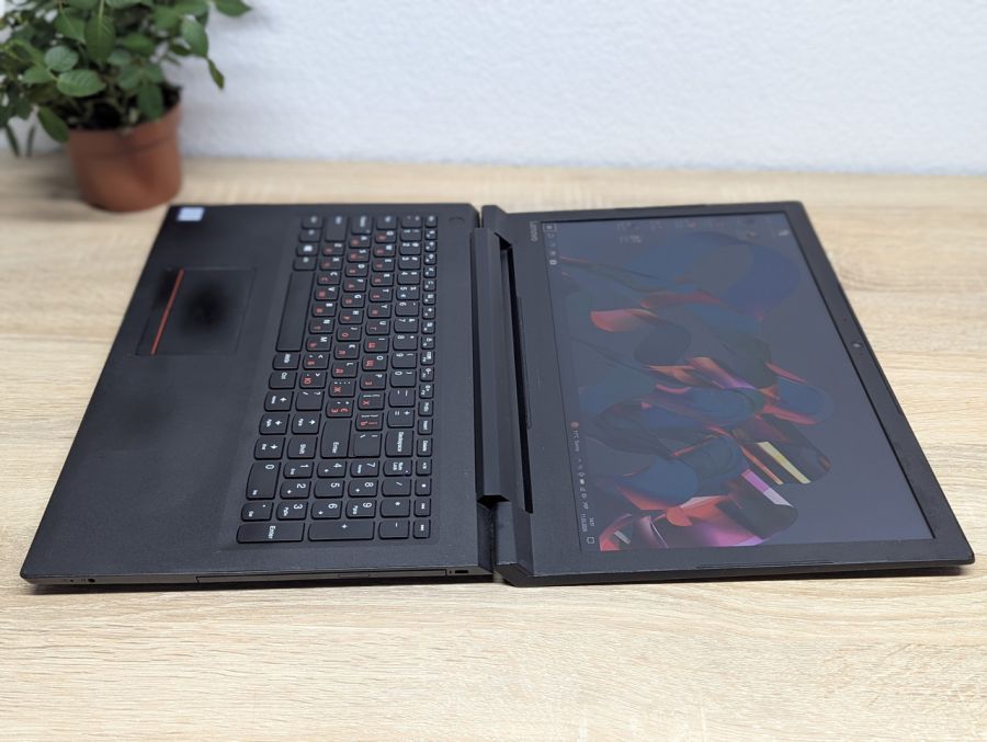 Уцінка! Ноутбук Б/В Lenovo V110, Intel Core i3-6006U, DDR4 8 GB, SSD 128GB, 15.6" HD