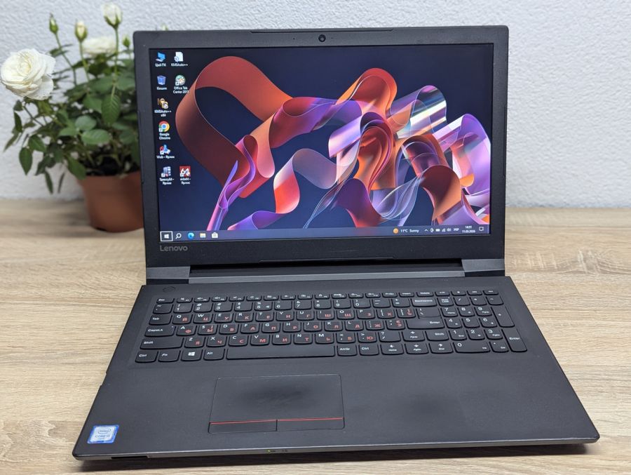 Уцінка! Ноутбук Б/В Lenovo V110, Intel Core i3-6006U, DDR4 8 GB, SSD 128GB, 15.6" HD