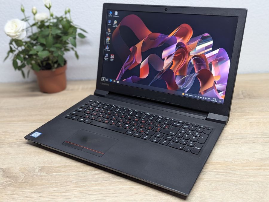 Уцінка! Ноутбук Б/В Lenovo V110, Intel Core i3-6006U, DDR4 8 GB, SSD 128GB, 15.6" HD