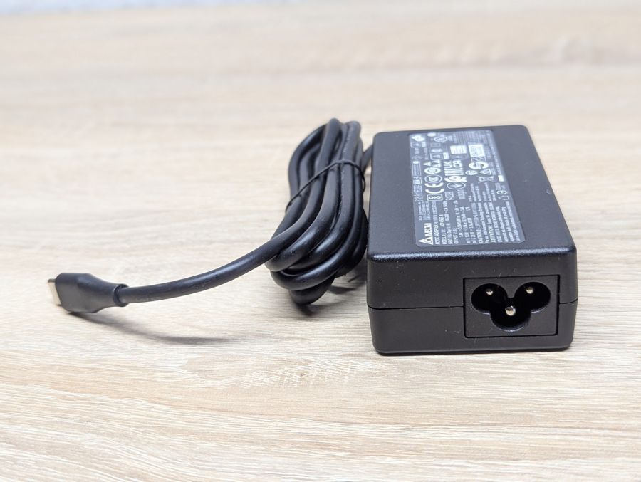Б/В Блок живлення Delta USB-C 65w