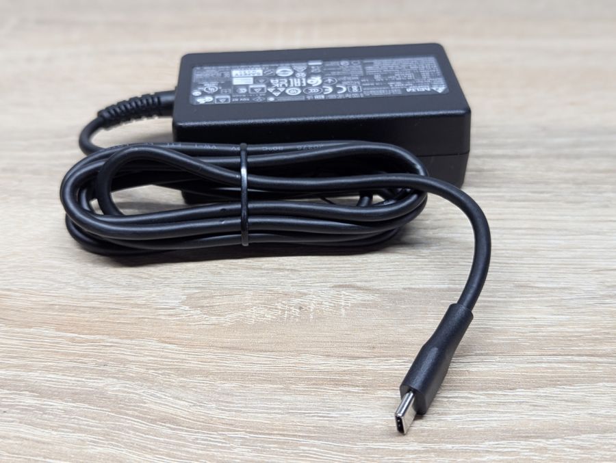 Б/В Блок живлення Delta USB-C 65w