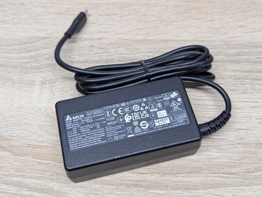 Б/В Блок живлення Delta USB-C 65w