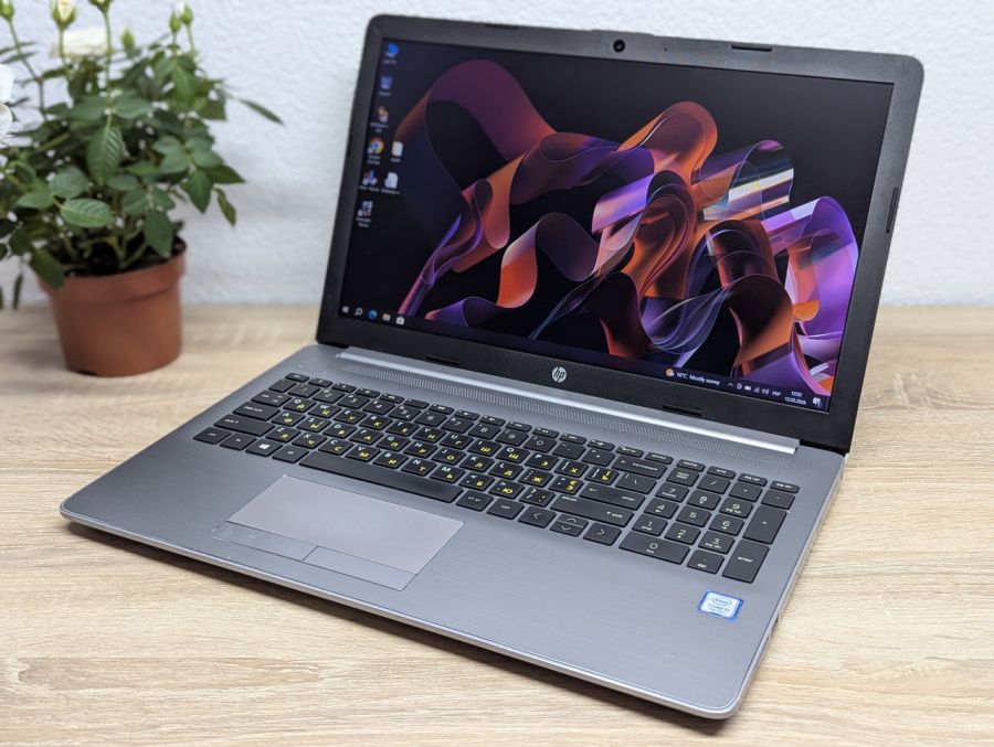 Уцінка! Ноутбук Б/В HP Notebook 250 G7, Intel Core i3-7020U, DDR4 8 GB, SSD 128GB, 15.6" Full HD