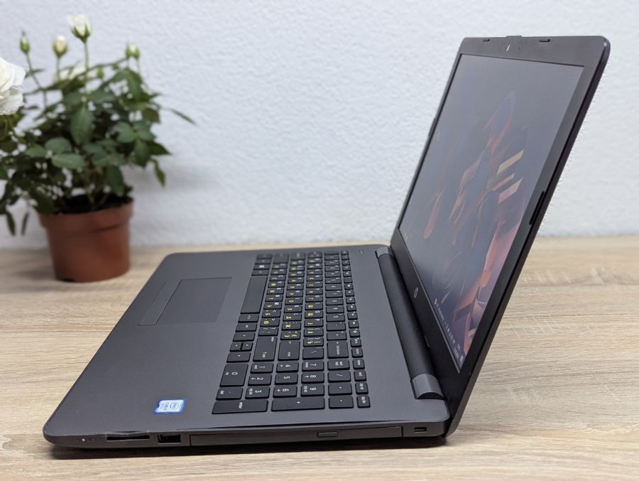 Ноутбук Б/В HP 250 G6, Intel Core i3-7020U, DDR4 8 GB, SSD 128GB, 15.6" HD