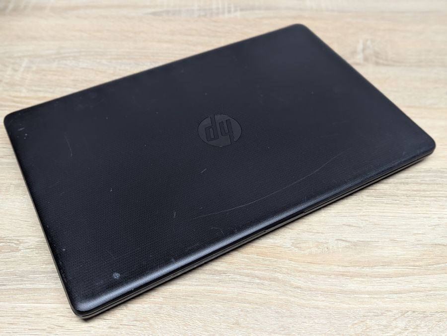 Уцінка! Ноутбук Б/В HP Laptop 15, Intel Core i3-7020U, DDR4 8 GB, SSD 128GB, 15.6" Full HD