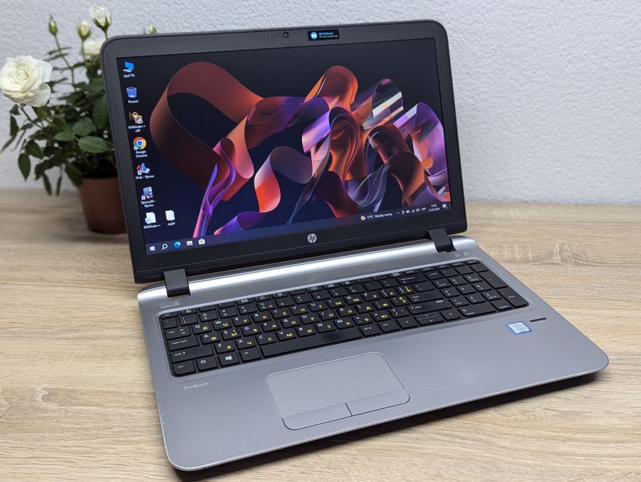 Уцінка! Ноутбук Б/В HP ProBook 450 G3, Intel Core i5-6200U, DDR3 8 GB, SSD 128GB, 15.6" HD