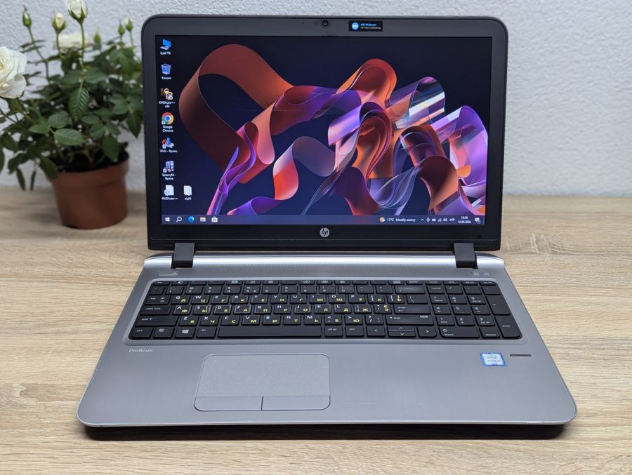 Уцінка! Ноутбук Б/В HP ProBook 450 G3, Intel Core i5-6200U, DDR3 8 GB, SSD 128GB, 15.6" HD