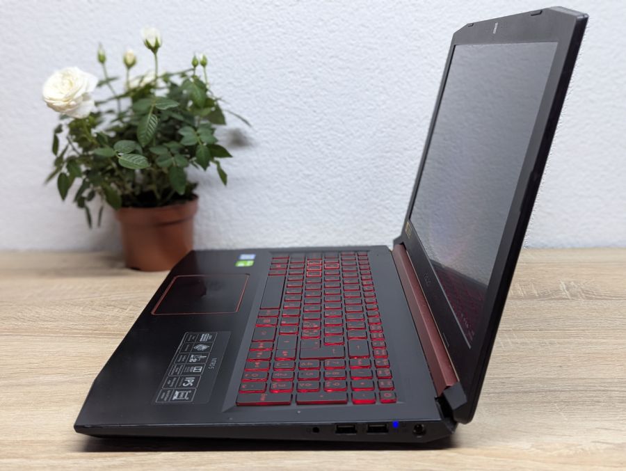 Ноутбук Б/В Acer Nitro AN515-31, Intel Core i5-8250U, DDR4 20 GB, SSD 128GB + 1 TB, NVIDIA GeForce MX150 2Gb, 15.6" Full HD