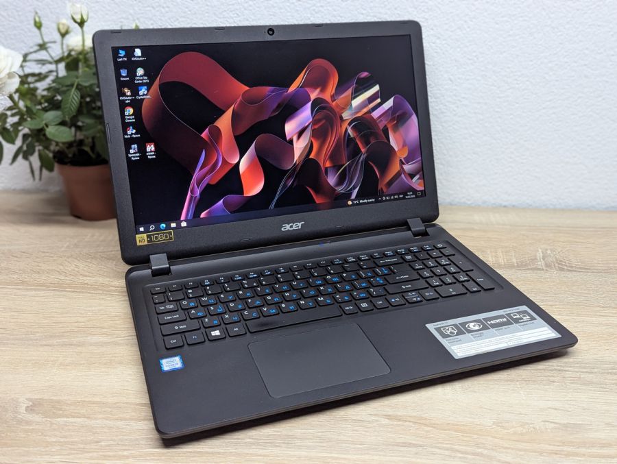 Ноутбук Б/В Acer Aspire ES1-572, Intel Core i5-6200U, DDR3 8GB, SSD 128GB, 15.6" Full HD