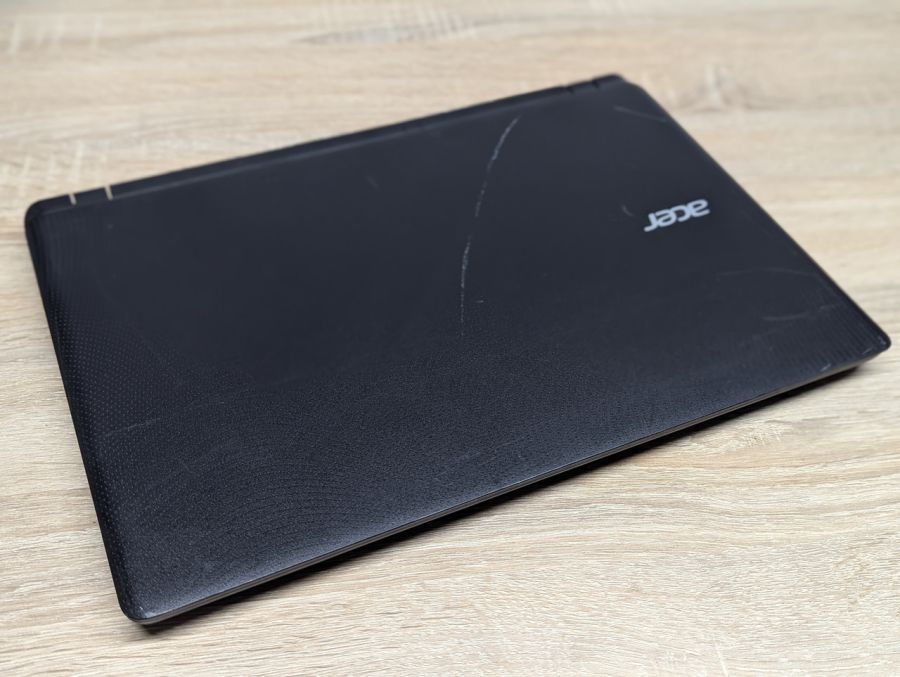 Ноутбук Б/В Acer Aspire ES1-572, Intel Core i5-6200U, DDR3 8 GB, SSD 128GB, 15.6" Full HD