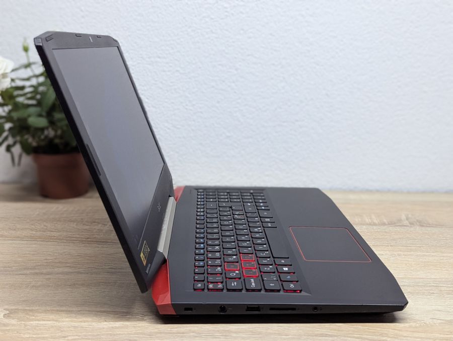 Ноутбук Б/В Acer Aspire VX5-591G, Intel Core i5-7300HQ, DDR4 32 GB, SSD 512GB, GTX 1050 4Gb, 15.6" Full HD