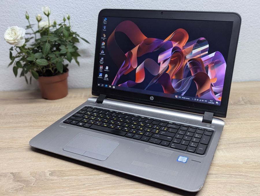 Уцінка! Ноутбук Б/В HP ProBook 450 G3, Intel Core i5-6200U, DDR3 8 GB, SSD 128GB, 15.6" HD