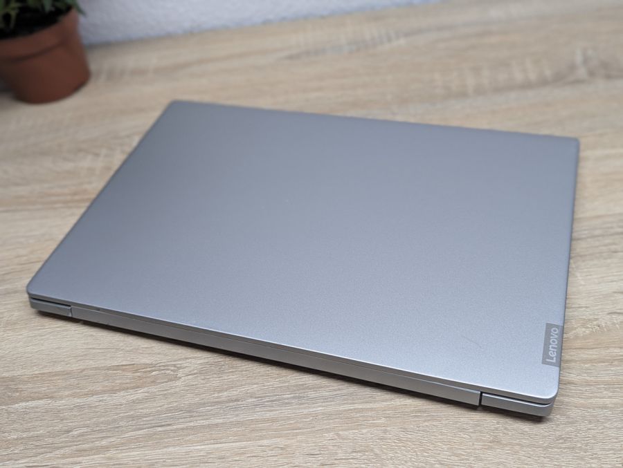 Ноутбук Б/В Lenovo IdeaPad 330S-15IKB, Intel Core i5-8250U, DDR4 12 GB, SSD 256GB, 15" Full HD
