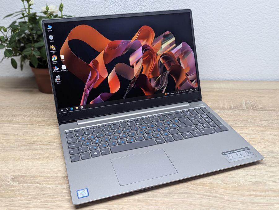 Ноутбук Б/В Lenovo IdeaPad 330S-15IKB, Intel Core i5-8250U, DDR4 12 GB, SSD 256GB, 15" Full HD