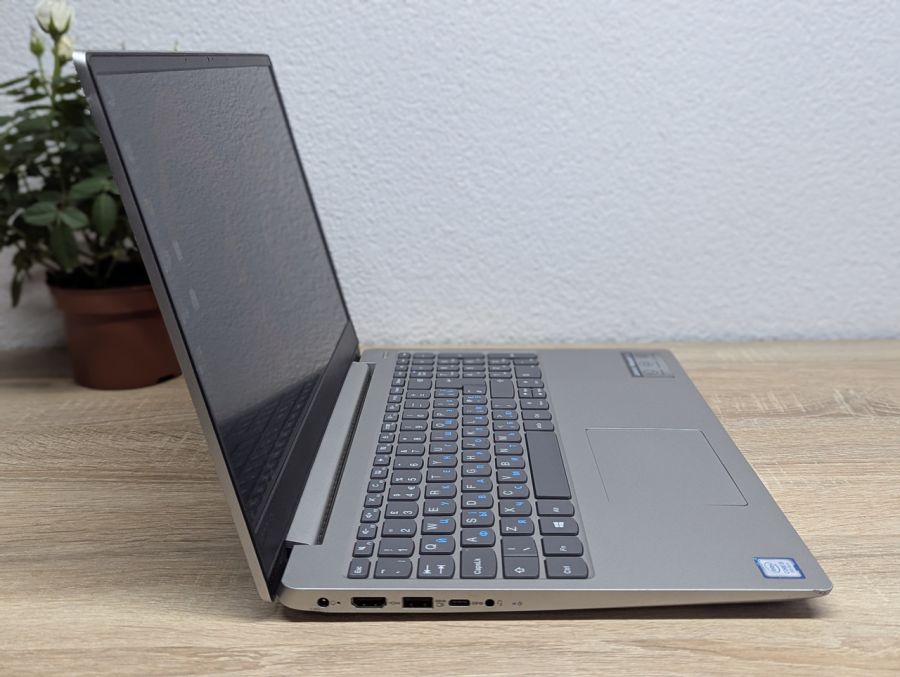 Ноутбук Б/В Lenovo IdeaPad 330S-15IKB, Intel Core i5-8250U, DDR4 12 GB, SSD 256GB, 15" Full HD