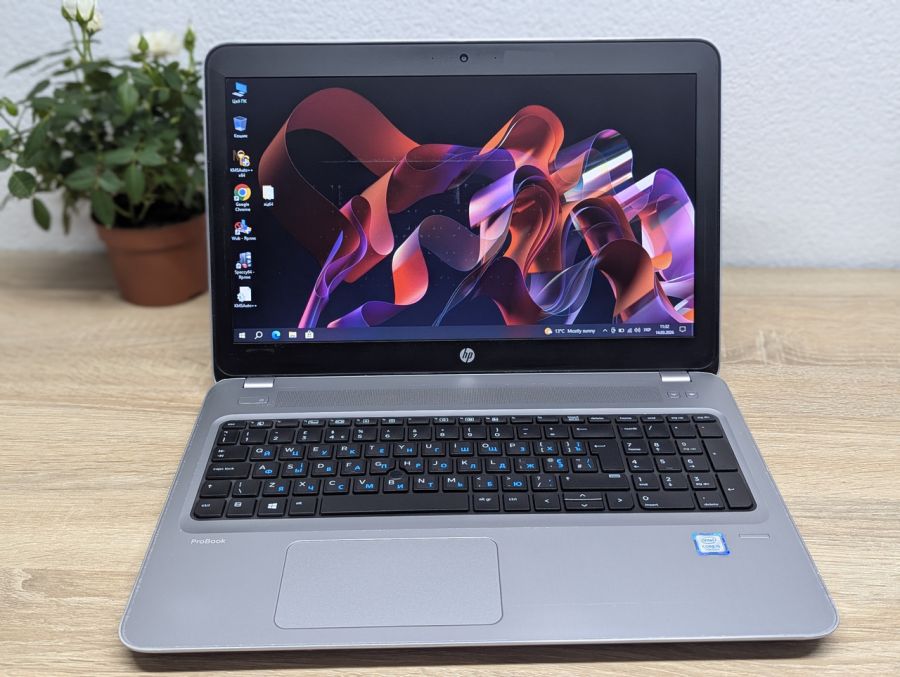 Уцінка! Ноутбук Б/В HP ProBook 450 G4, Intel Core i5-7200U, DDR4 8 GB, SSD 128GB, 15.6" HD