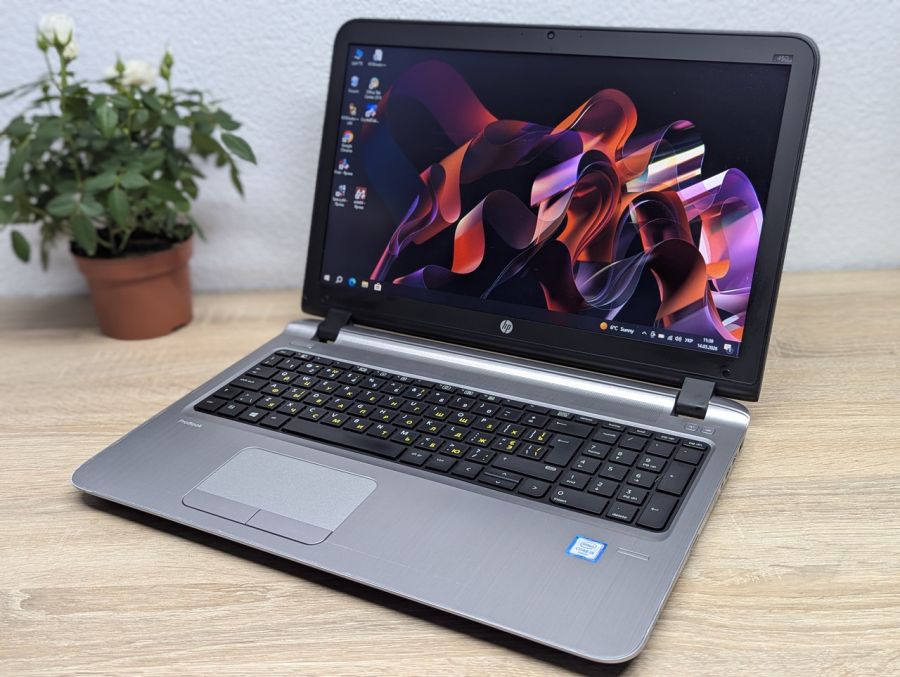 Уцінка! Ноутбук Б/В HP ProBook 450 G3, Intel Core i5-6200U, DDR3 8 GB, SSD 128GB, 15.6" HD