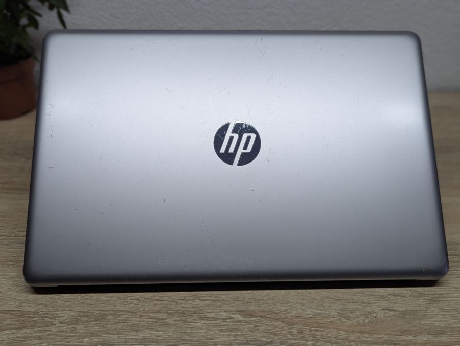 Уцінка! Ноутбук Б/В HP Notebook 255 G7, AMD Ryzen 3 3200U, DDR4 8 GB, SSD 128GB, AMD Radeon Vega, 15.6" Full HD