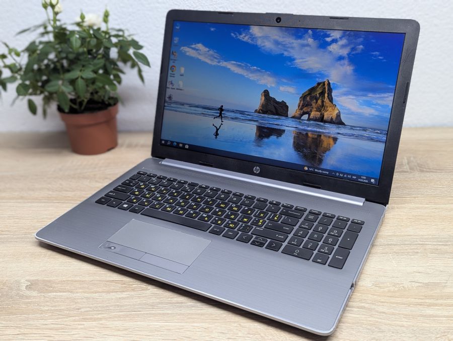 Уцінка! Ноутбук Б/В HP Notebook 255 G7, AMD Ryzen 3 3200U, DDR4 8 GB, SSD 128GB, AMD Radeon Vega, 15.6" Full HD