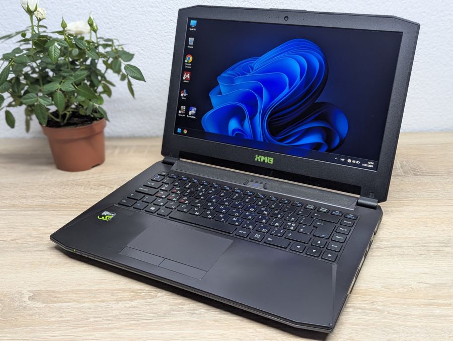 Ноутбук Б/В XMG P640RE, Intel Core i7-6700HQ, DDR4 16 GB, SSD 500GB, NVIDIA GeForce GTX 970M 3Gb, 14" Full HD
