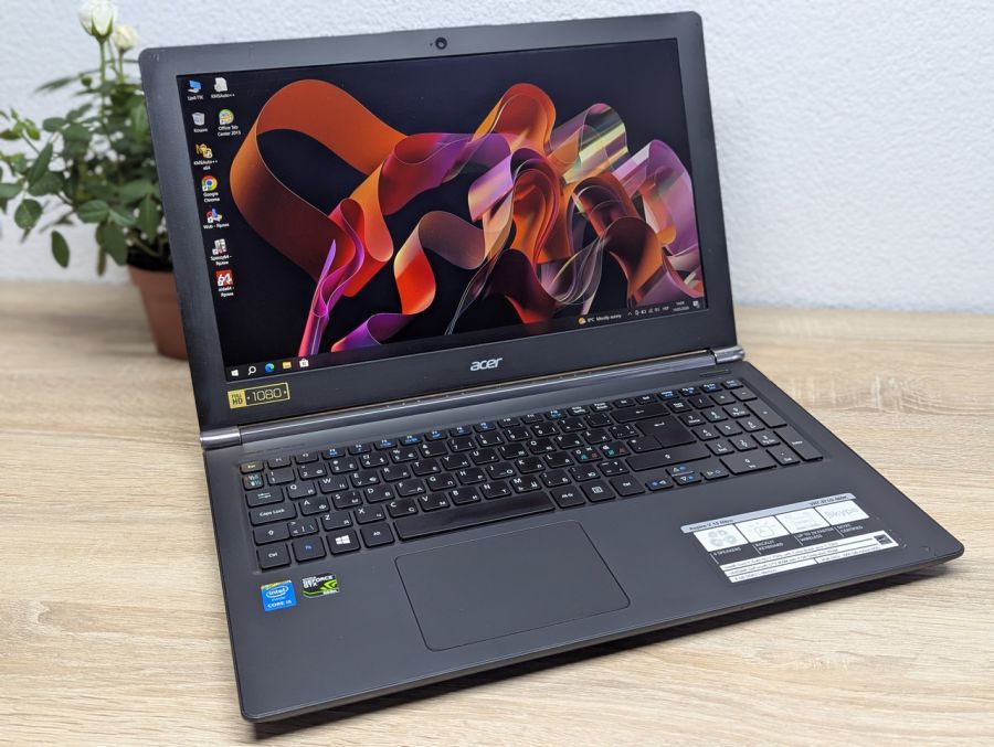 Уцінка! Ноутбук Б/В Acer Aspire VN7-571G, Intel Core i5-4210U, DDR3 12 GB, SSD 256GB + HDD 1TB, NVIDIA GeForce GTX 850M 4Gb, 15.6" Full HD