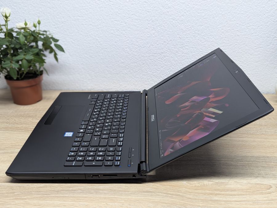 Ноутбук Б/В MSI MS-16J6, Intel Core i5-6300HQ, DDR4 16 GB, HDD 750GB + SSD 256GB, GTX 950M 2Gb, 15.6" Full HD