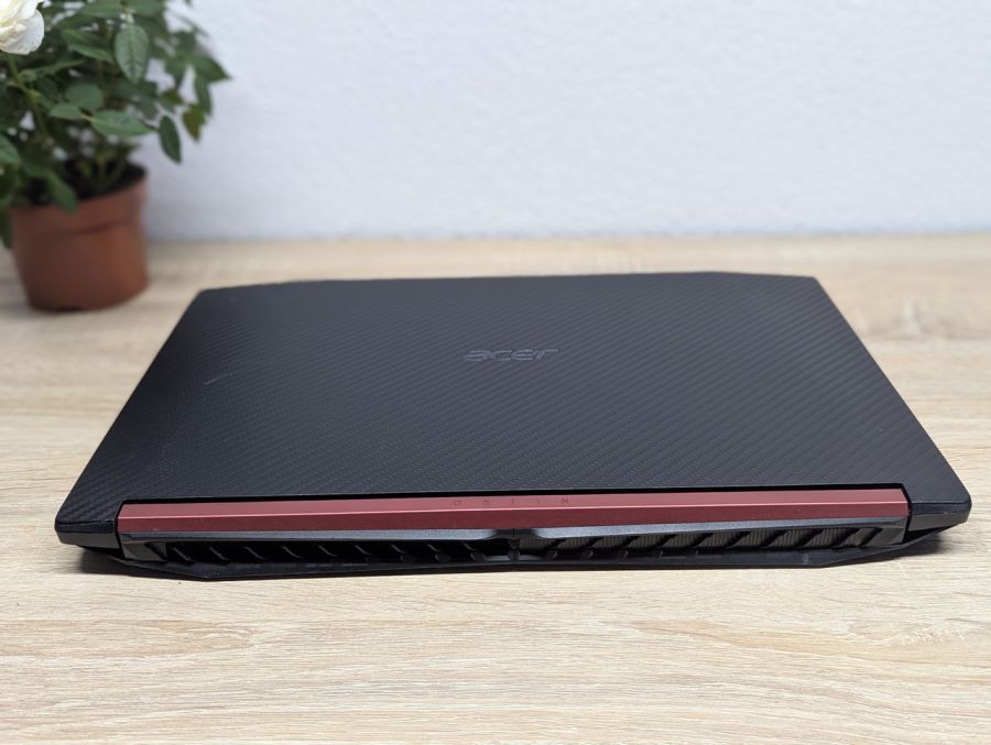 Ноутбук Б/В Acer Nitro AN515-42, AMD Ryzen 5 Mobile 2500U, DDR4 16 GB, SSD 256GB + 1 TB, AMD Radeon Vega, 15.6" Full HD
