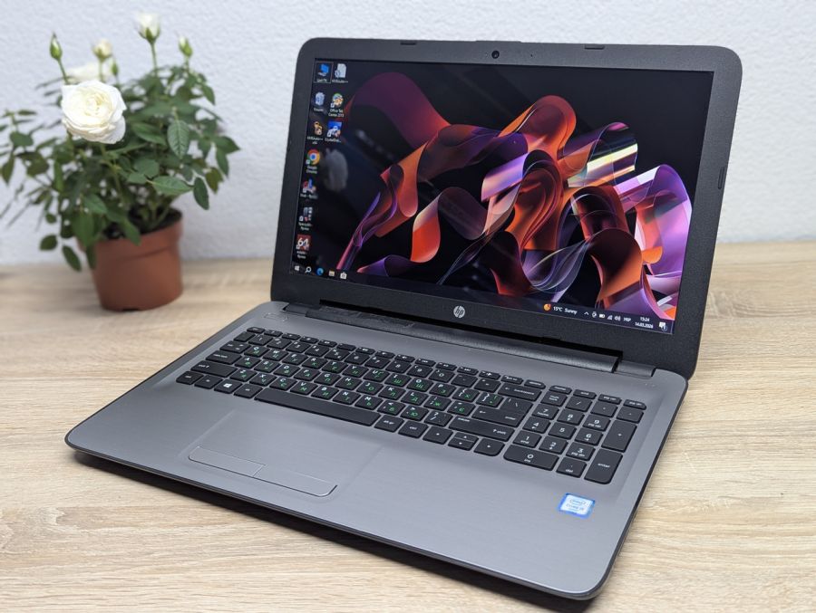 Уцінка! Ноутбук Б/В HP Notebook 15 81EB, Intel Core i5-6200U, DDR4 8 GB, SSD 128GB, 15.6" HD