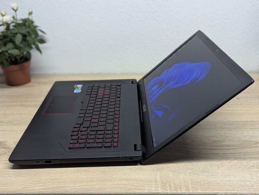 Ноутбук Б/В ASUS ROG GL753VE, Intel Core i7-7700HQ, DDR4 16 GB, SSD 256GB + HDD 320GB + SSD 150GB, NVIDIA GeForce GTX 1050 4Gb, 17" Full HD