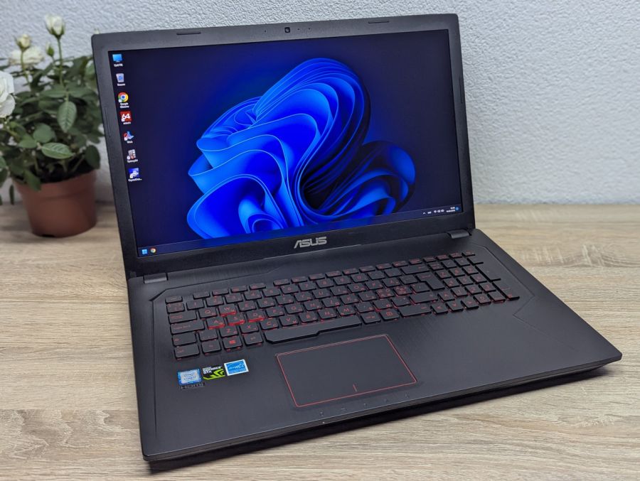 Ноутбук Б/В ASUS ROG GL753VE, Intel Core i7-7700HQ, DDR4 16 GB, SSD 256GB + HDD 320GB + SSD 150GB, NVIDIA GeForce GTX 1050 4Gb, 17" Full HD