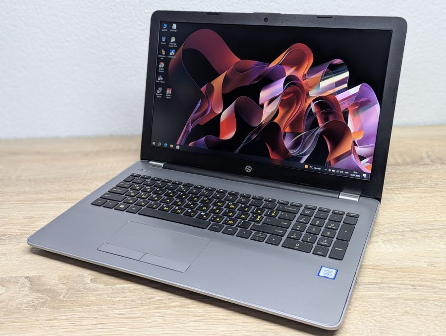 Уцінка! Ноутбук Б/В HP 250 G6, Intel Core i5-7200U, DDR4 8 GB, SSD 128GB, 15.6" Full HD