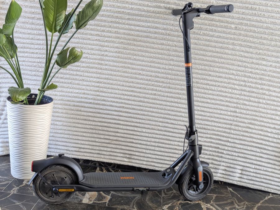 Б/В Електросамокат Segway Ninebot KickScooter F2 051201E