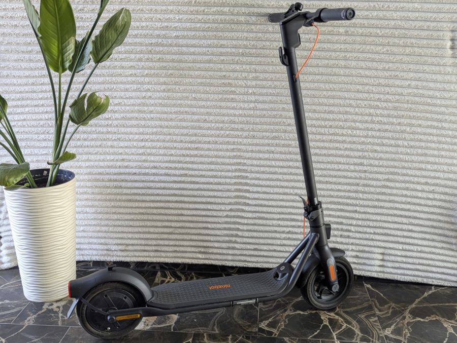 Б/В Електросамокат Segway Ninebot KickScooter F2 Plus (модель 051202E) [ProductHub SKU 051202E(2)]