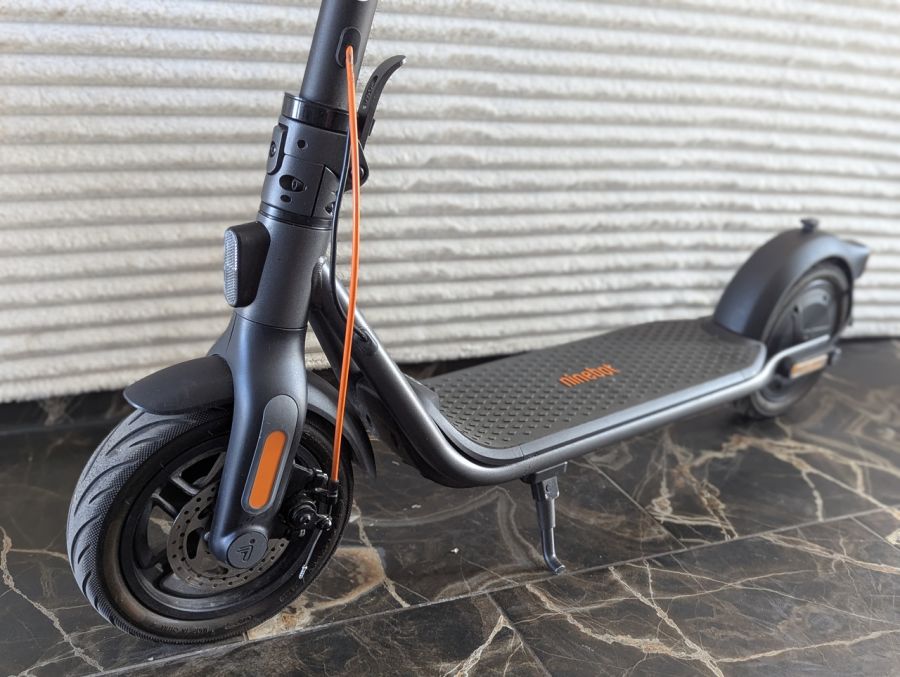 Б/В Електросамокат Segway Ninebot KickScooter F2 Plus (модель 051202E) [ProductHub SKU 051202E(2)]