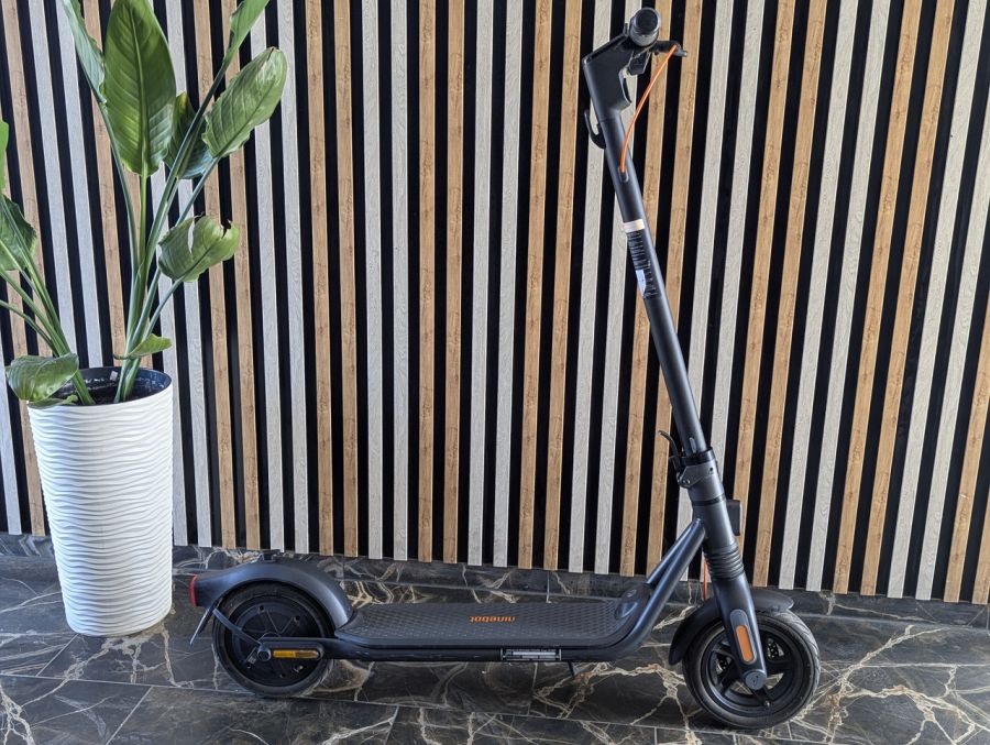 Б/В Електросамокат Segway Ninebot KickScooter F2 Pro 051203E