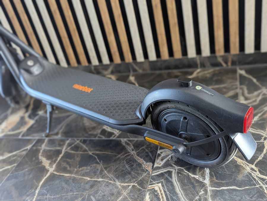 Б/В Електросамокат Segway Ninebot KickScooter F2 Pro 051203E