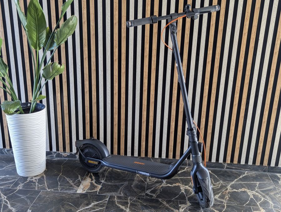 Б/В Електросамокат Segway Ninebot KickScooter F2 Pro 051203E