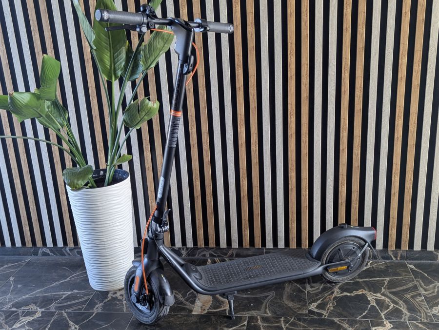 Б/В Електросамокат Segway Ninebot KickScooter F2 Plus (модель 051202E)
