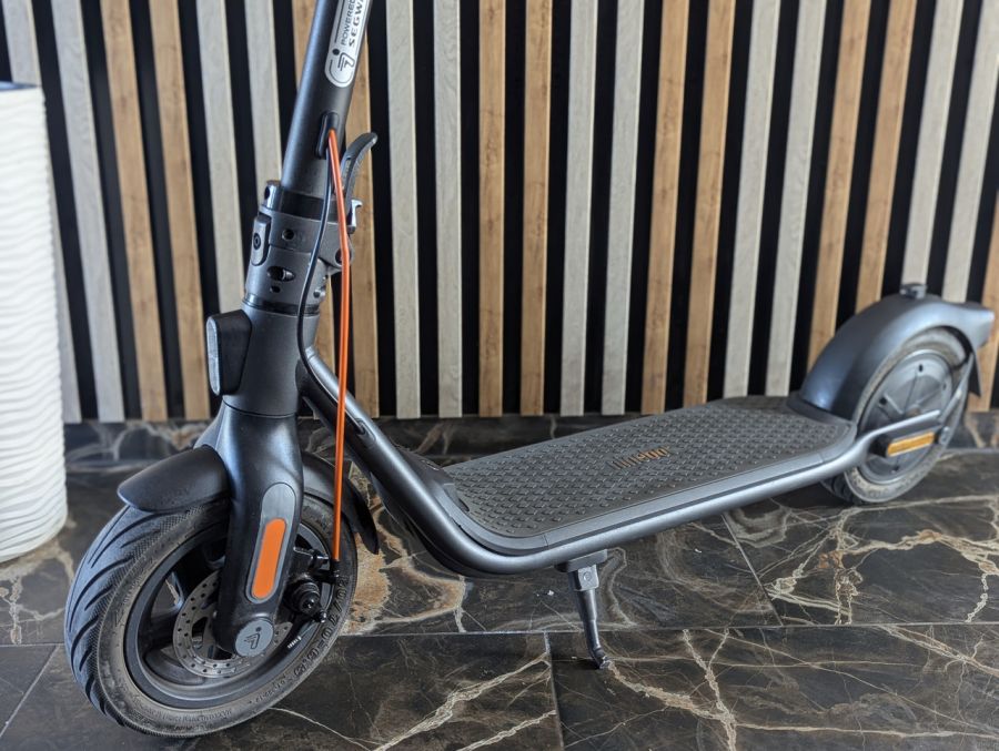 Б/В Електросамокат Segway Ninebot KickScooter F2 Plus (модель 051202E)