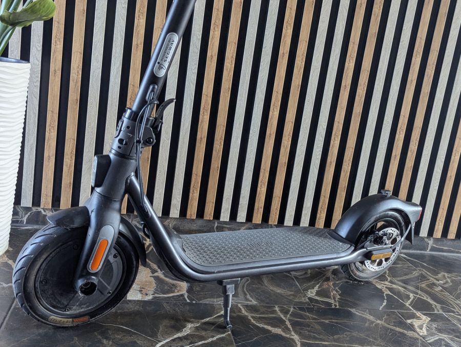 Б/В Електросамокат Segway Ninebot KickScooter F25E II
