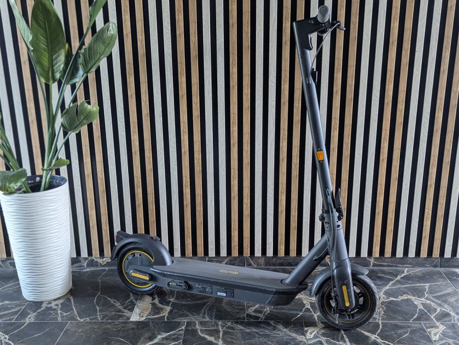 Б/В Електросамокат Ninebot KickScooter MAX G30E II
