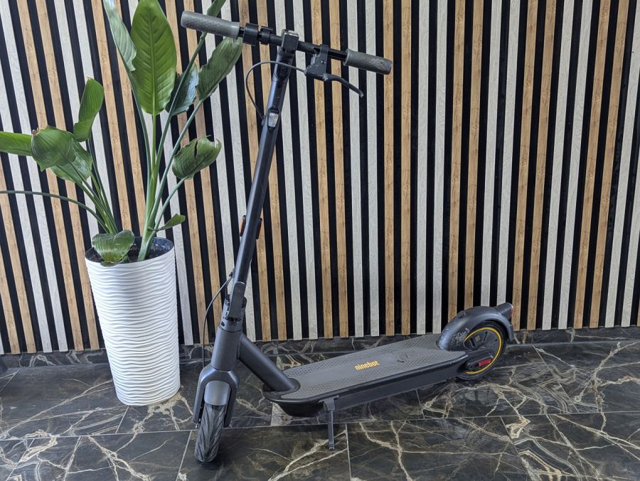 Б/В Електросамокат Ninebot KickScooter MAX G30E II
