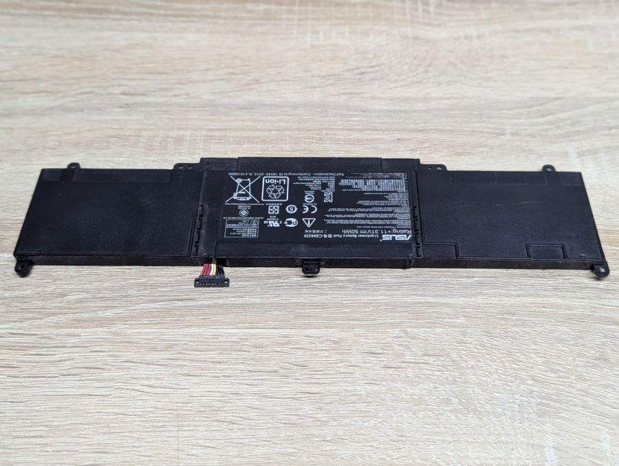 Б/В Оригінальна акумуляторна батарея Asus C31N1339 [ProductHub SKU C31N1339]