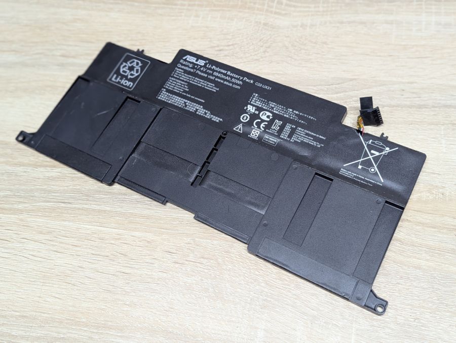 Б/В Оригінальна акумуляторна батарея Asus C22-UX31
