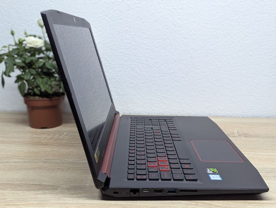 Уцінка! Ноутбук Б/В Acer Nitro AN515-53, Intel Core i5-8300H, DDR4 16 GB, SSD 256GB + SSD 256GB, NVIDIA GEForce GTX 1050, 15.6" Full HD