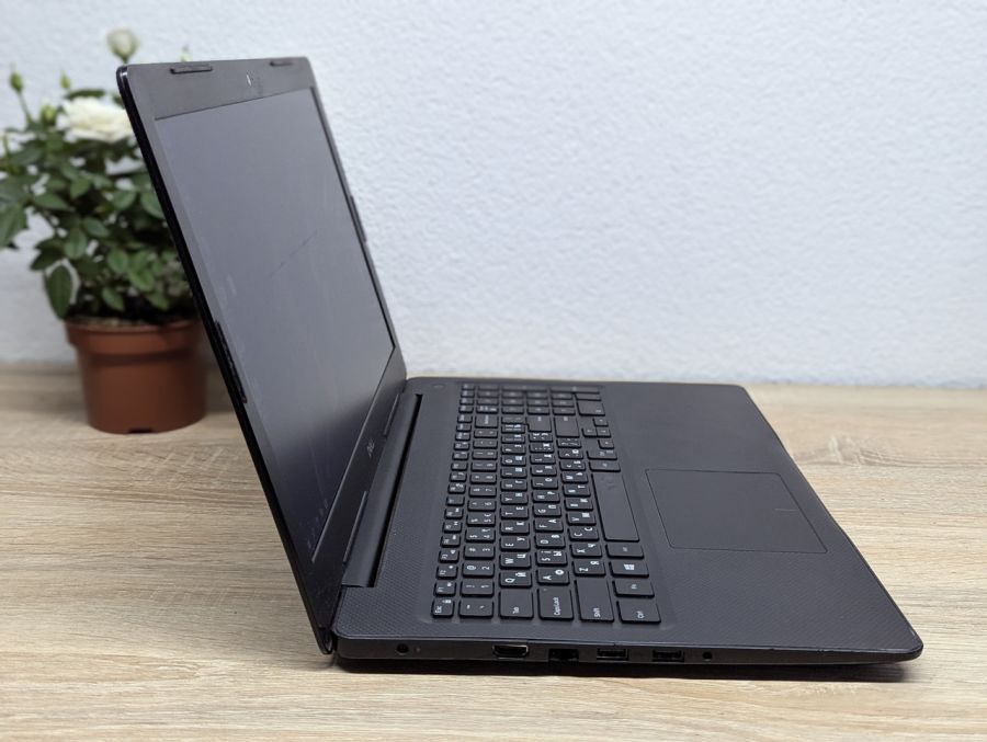 Уцінка! Ноутбук Б/В Dell Latitude 3590, Intel Core i5-10210U, DDR4 16 GB, SSD 256GB, 15.6" Full HD