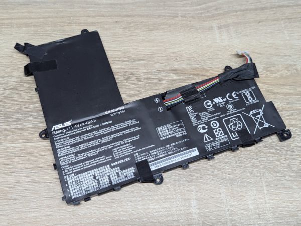 Б/В Оригінальна акумуляторна батарея Asus B31N1503